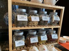 面包甜点陈列柜-岷山饭店-芝芝自助餐厅