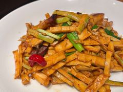 竹笋炒腊肉-丹江渔村(首都机场店)
