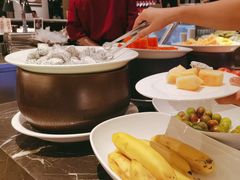 -广州万富希尔顿酒店·感趣自助餐厅·金秋蟹宴生蚝海鲜刺身烧烤