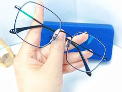 -罗伯特眼镜·蔡司官方授权(罗湖国贸店)