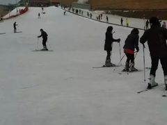 -采薇庄园四季滑雪场