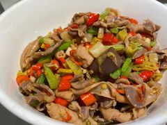 -费大厨辣椒炒肉(高铁吾悦广场店)