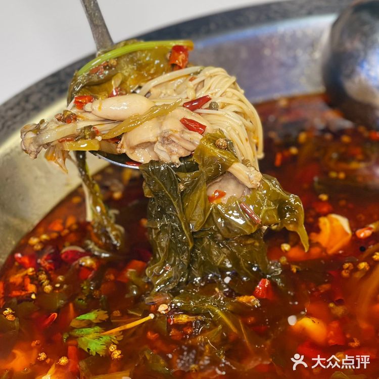 小称盘肥肠爱上鱼 | 魔都zui好吃的肥肠鱼锅,辣得爽快!