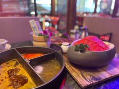 小嫩牛专利T型锅（一锅三吃）-热火朝天鲜切牛肉火锅(南强街巷店)