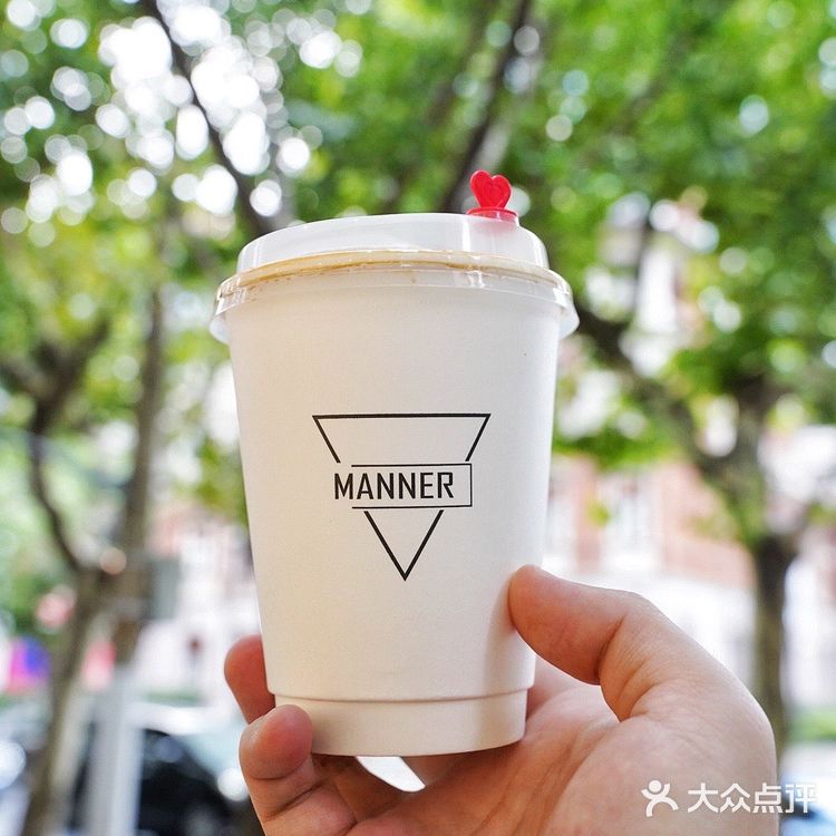 已经闻到了秋天的味道，来一杯Manner热澳白吧