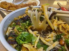 -丽丽三鲜螺蛳粉(田林路店)