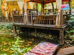 -二荆条·蜀鲜汇城市森林火锅