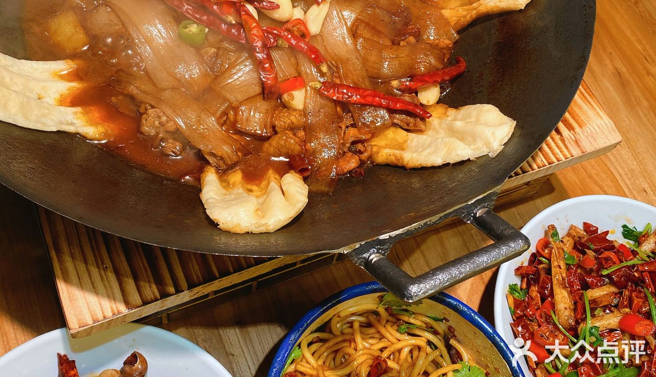 厦门这家老板超帅还会跳舞的店 又辣又够味！