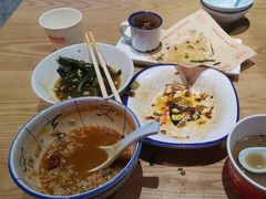 -怪噜范·老贵阳街头名小吃(数博万达店)