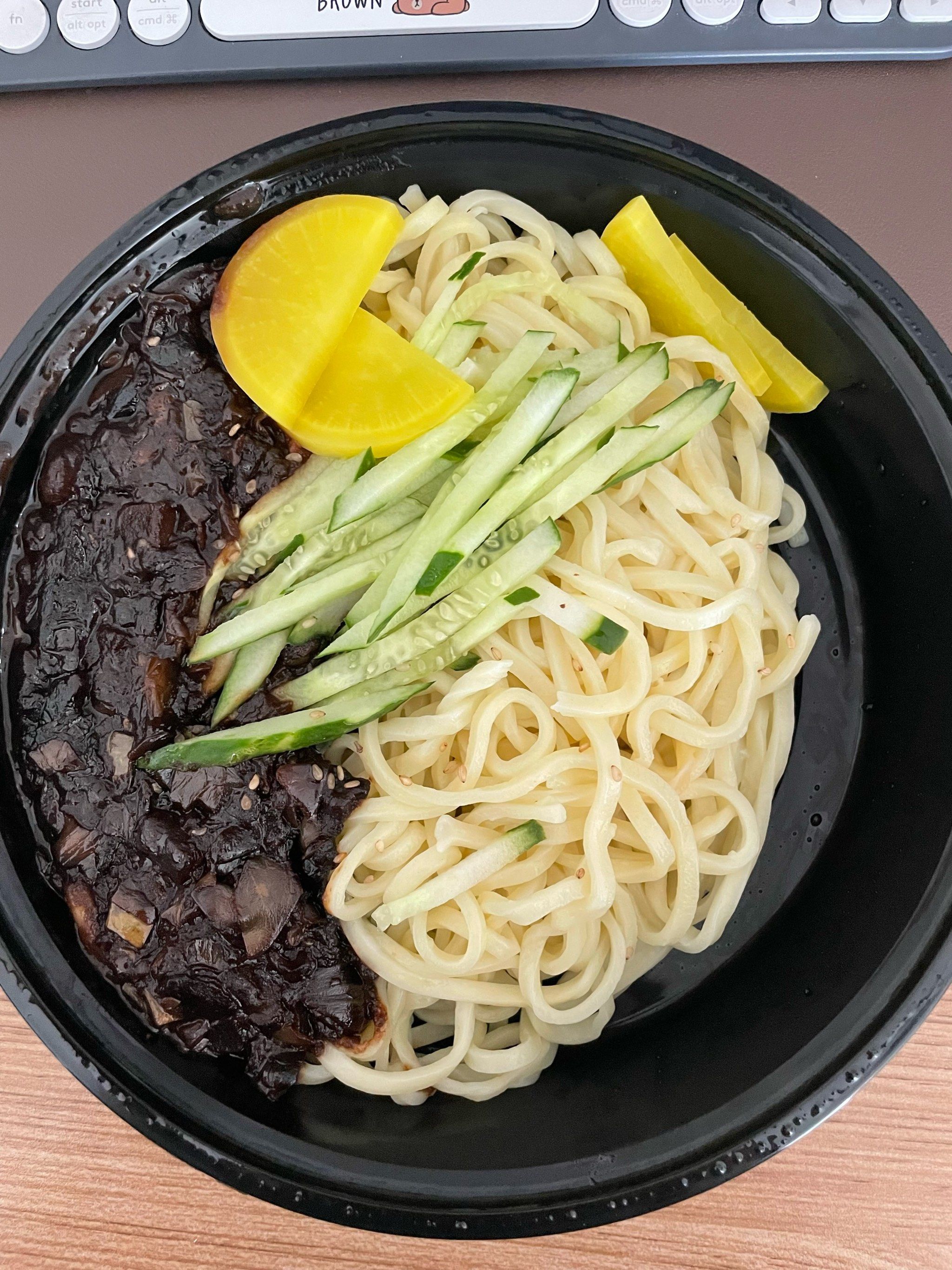 夏天的外卖韩式炸酱面