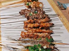 -街角等你.大连海鲜烧烤.经典铁板海鲜串(西安路店)