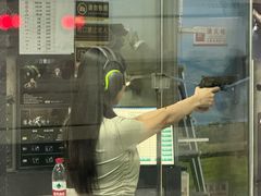 -都市枪神实弹射击俱乐部