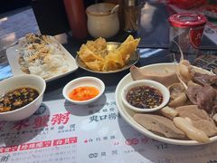 -禄粥·广府味·煲仔粥·宵夜·明档现做(江南西店)
