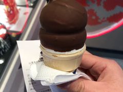 巧克力双球脆皮甜筒-DQ·蛋糕·冰淇淋(万象城店)