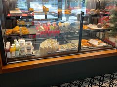 面包甜点陈列柜-星巴克(深圳五洲星苑店)