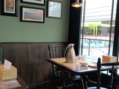 靠窗位-前海沿·青岛菜(李沧万达店)