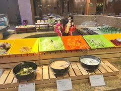 -华邑酒店·鲜艳全日自助餐厅