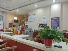 -晋合湘山西刀削面(中冀斯巴鲁大厦店)