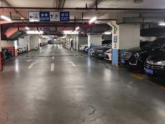 -中山公园-龙之梦停车场