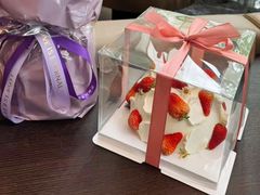 -花花卷卷·鲜食蛋糕(泉屋店)