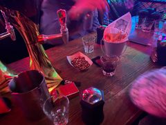 -UP嘻哈酒吧(粉巢店)