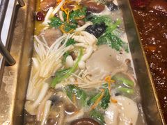 -尚尚仙·酸汤猪手·猪肚鸡火锅(华联万柳购物中心店)