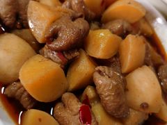 土豆烧肥肠-大邑李记肥肠血旺