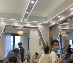 -V8潮牌·接发烫染连锁