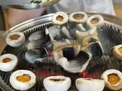 招牌活烤鳗鱼-围炉肉舍•炭烤活鳗•丹东海鲜烤肉(步行街店)