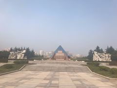 -上海市龙华烈士陵园