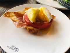 班尼迪克蛋-Common Table · Brunch & Coffee