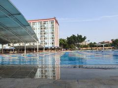 -极动室内恒温游泳馆