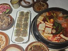 -贵府酸汤牛肉火锅·贵州老字号(飞山街店)