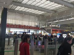 -虹桥火车站-停车场