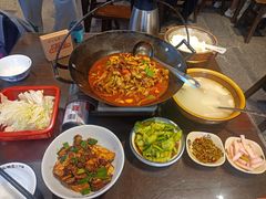 -富正毅三下锅·湘西韵味(天门山索道店)