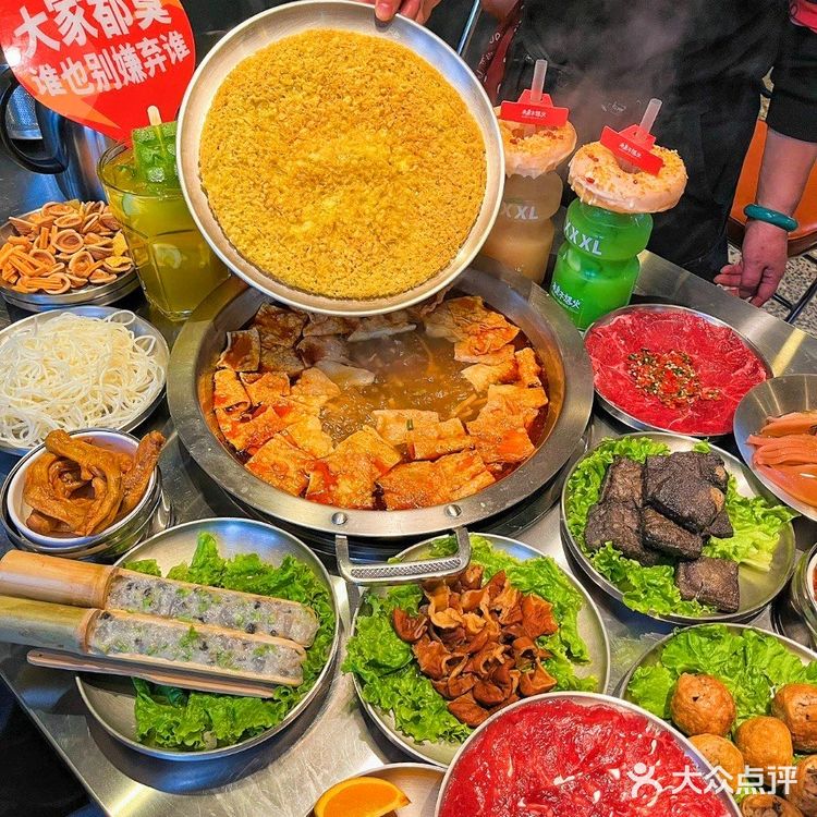 这家文艺螺蛳粉火锅店，闻着滂臭吃着真香！