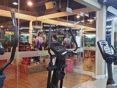 -贝菲特游泳健身(徐泾店)