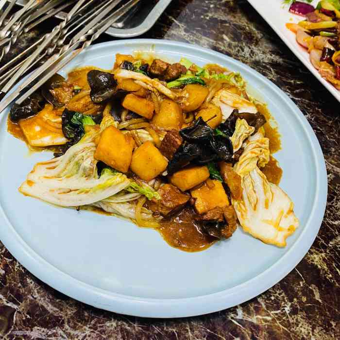 伊佳人餐厅(紫南家园店)-"老爸很喜欢这家的羊肉串,羊肉串比较嫩,老.