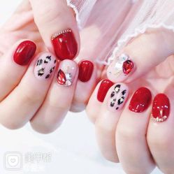 -Pink You美甲洗眉纹绣定制中心