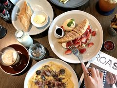 -ROAST coffee & eatery