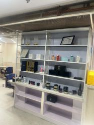 -PE SALON