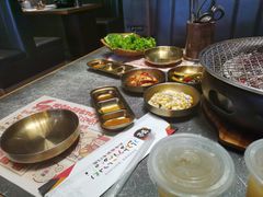 -草家酱蟹炭火烤肉店(珲春南路二店)