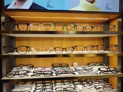 -优医视平价眼镜蔡司依视路折扣工厂店(十里堡店)
