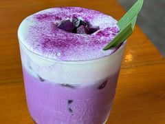 -Chom Cafe and Restaurant