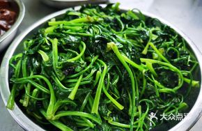 Stir-Fried Mustard Greens with Garlic