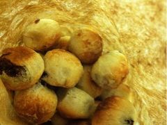现做的，不知道那名字，里面豆沙很好吃，老上海味道-一定好食品有限公司(四川北路商业街店)