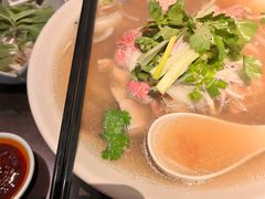 -大头虾越式风味餐厅(光明广场店)