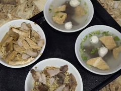 -松树干拌面店