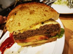 招牌牛肉汉堡-UPPER KITCHEN(延安路店)