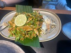 洱海手撕海鲈鱼-Ameigo梅果·云贵川bistro(长宁来福士店)